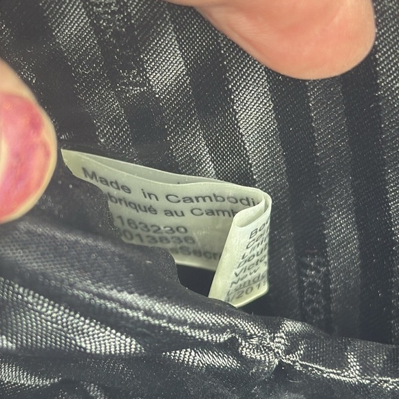 (E4) Victoria's Secret Glam Rhinestone Fringe Convertible Crossbody - Picture 14 of 16